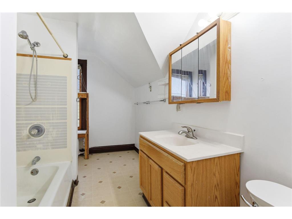 768 Minnehaha Avenue E Saint Paul MN 55106 7064013 image16