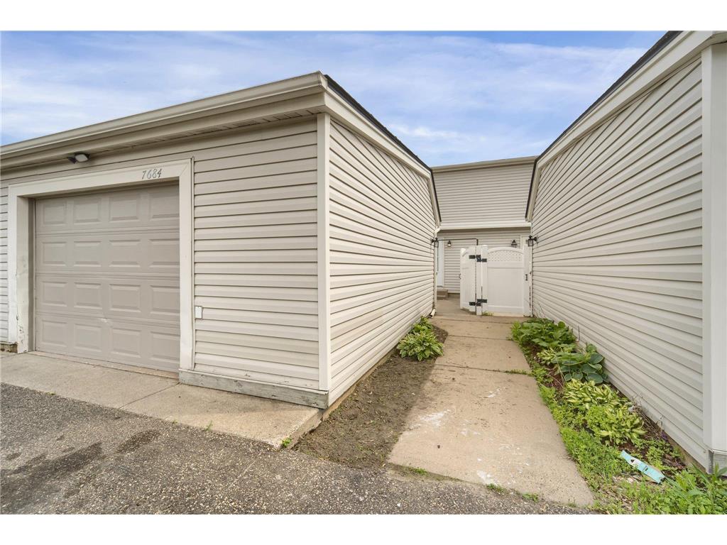 7684 Hampshire Avenue N Brooklyn Park MN 55428 6380231 image1