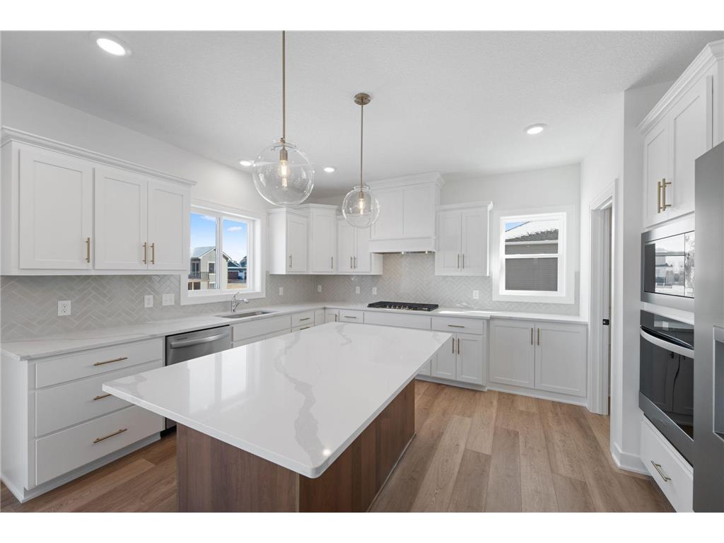 7695 22nd Avenue E Shakopee MN 55379 7091592 image1