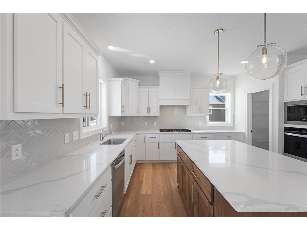 7695 22nd Avenue E Shakopee MN 55379 7091592 image2