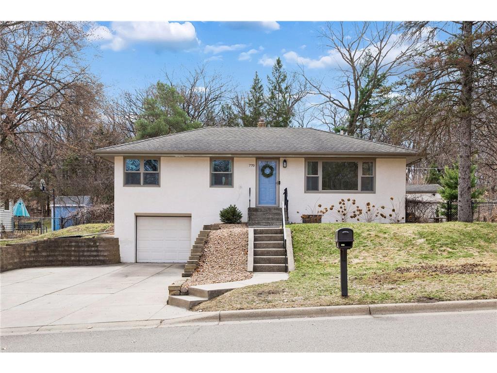 770 Parker Avenue Roseville MN 55113 7042898 image1