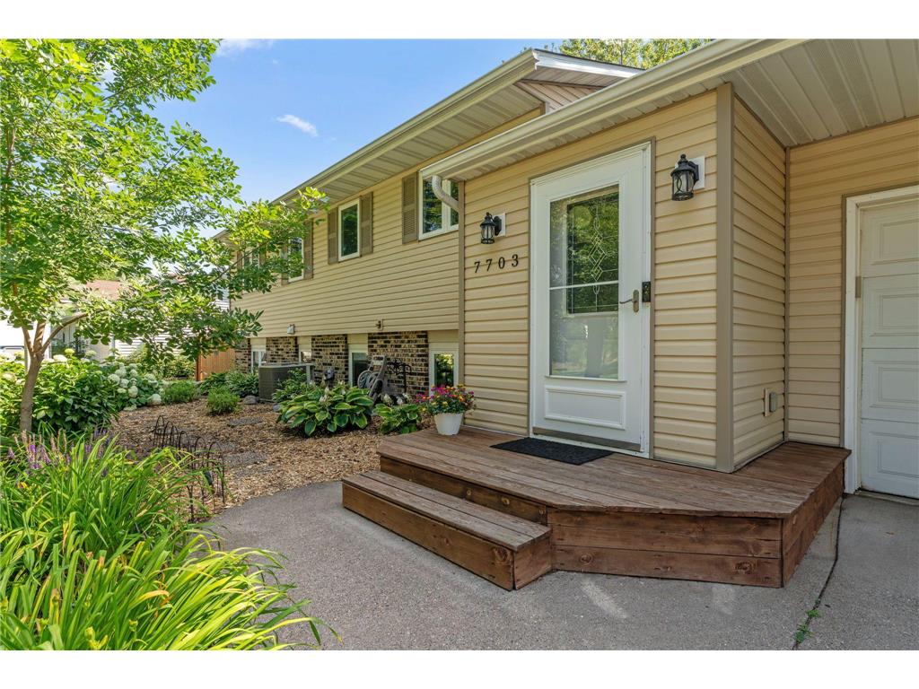 7703 Ivystone Avenue S Cottage Grove MN 55016 7100614 image1