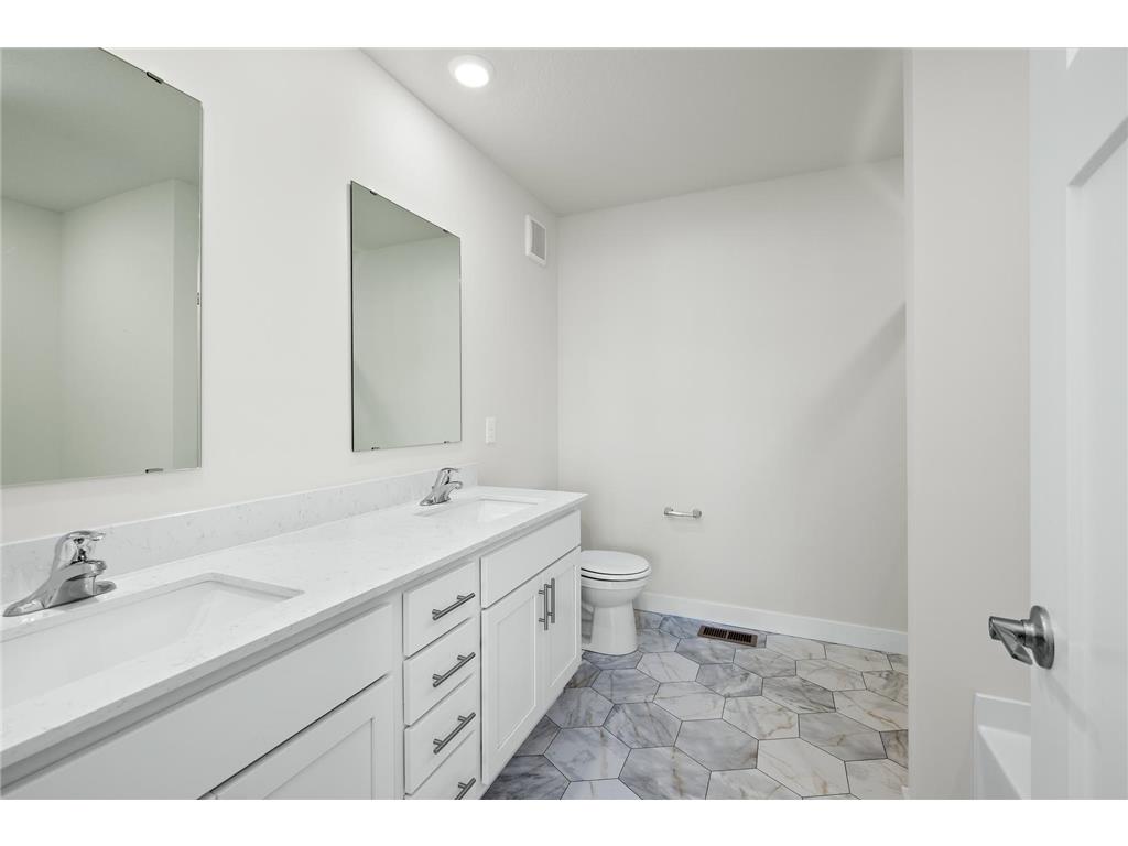 7704 Birch Street Clear Lake MN 55319 7040439 image18