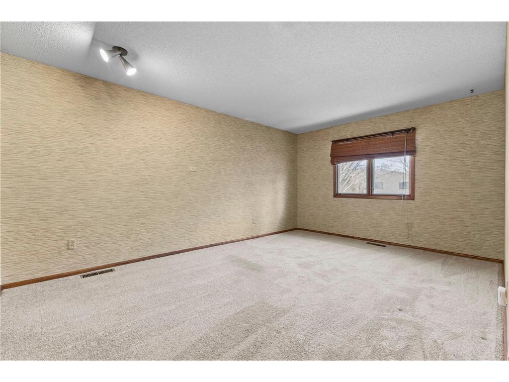 7708 82nd Avenue N Brooklyn Park MN 55445 7042815 image34