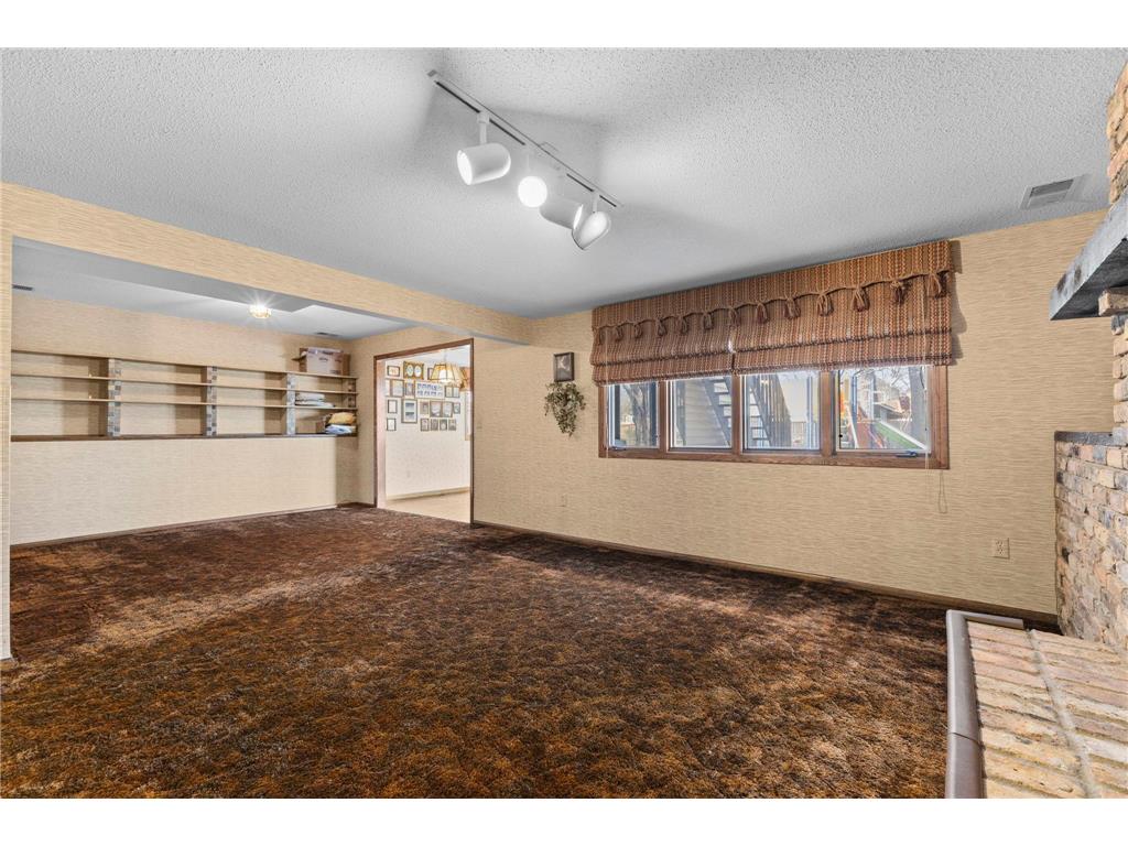 7708 82nd Avenue N Brooklyn Park MN 55445 7042815 image40