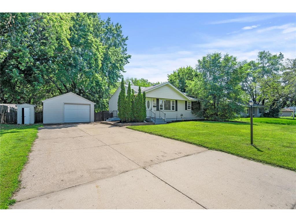 7708 Newton Avenue N Brooklyn Park MN 55444 6560343 image1