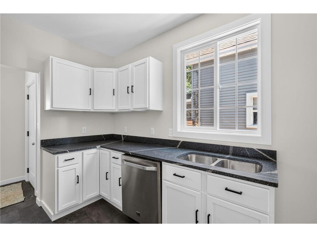 771 Aurora Avenue Saint Paul MN 55104 7084611 image14