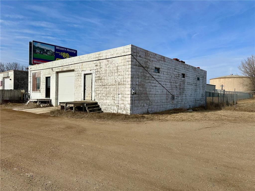 771 E Gateway Drive Worthington MN 56187 6655808 image1