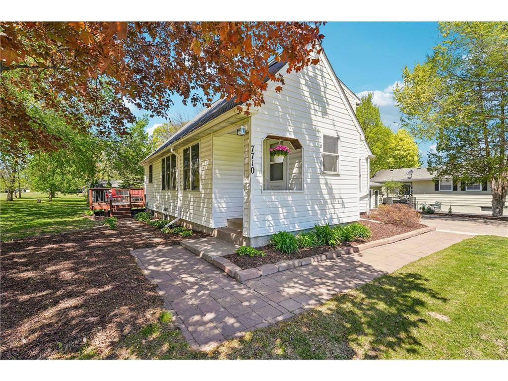 7710 Groveland Road Mounds View MN 55112 7070641 image2