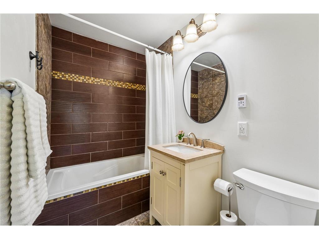 7710 Groveland Road Mounds View MN 55112 7070641 image20