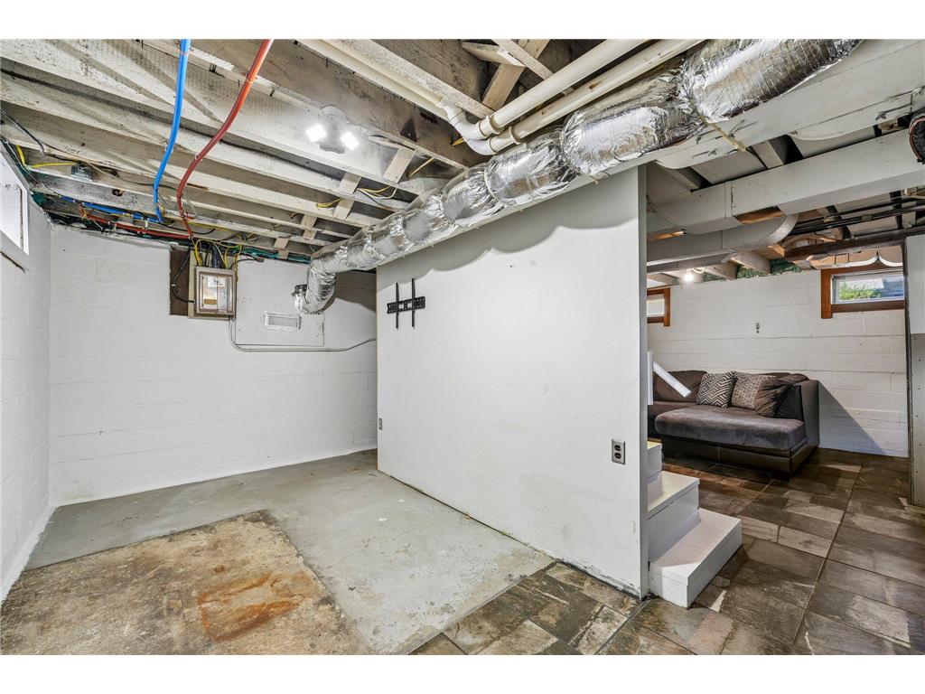 7710 Groveland Road Mounds View MN 55112 7070641 image34