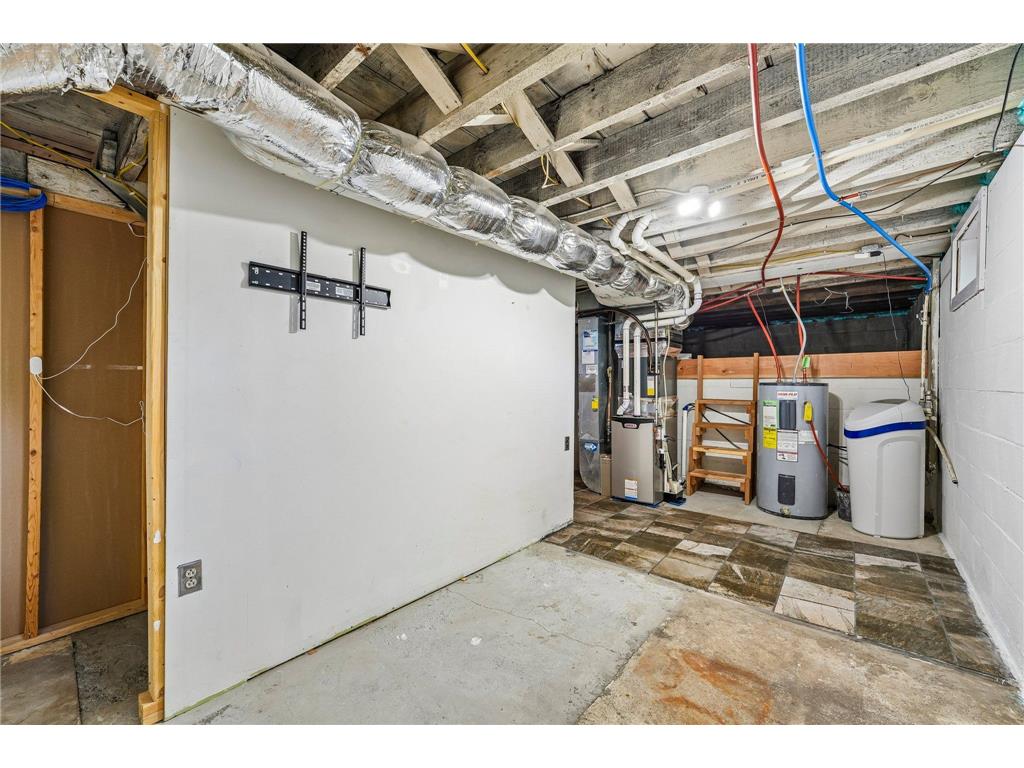 7710 Groveland Road Mounds View MN 55112 7070641 image35
