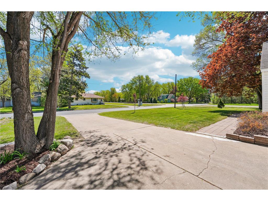 7710 Groveland Road Mounds View MN 55112 7070641 image38