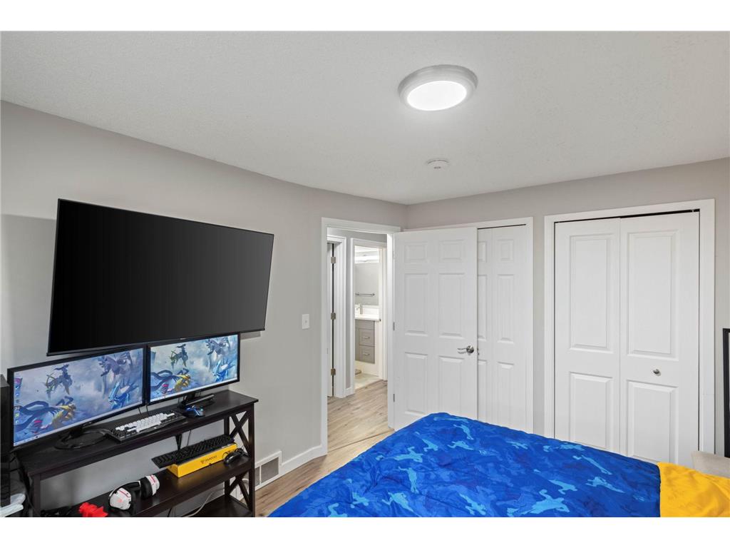 7712 N College Park Drive Brooklyn Park MN 55445 7088723 image27