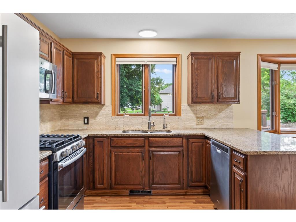 7712 Riverdale Drive N Brooklyn Park MN 55444 7095354 image14