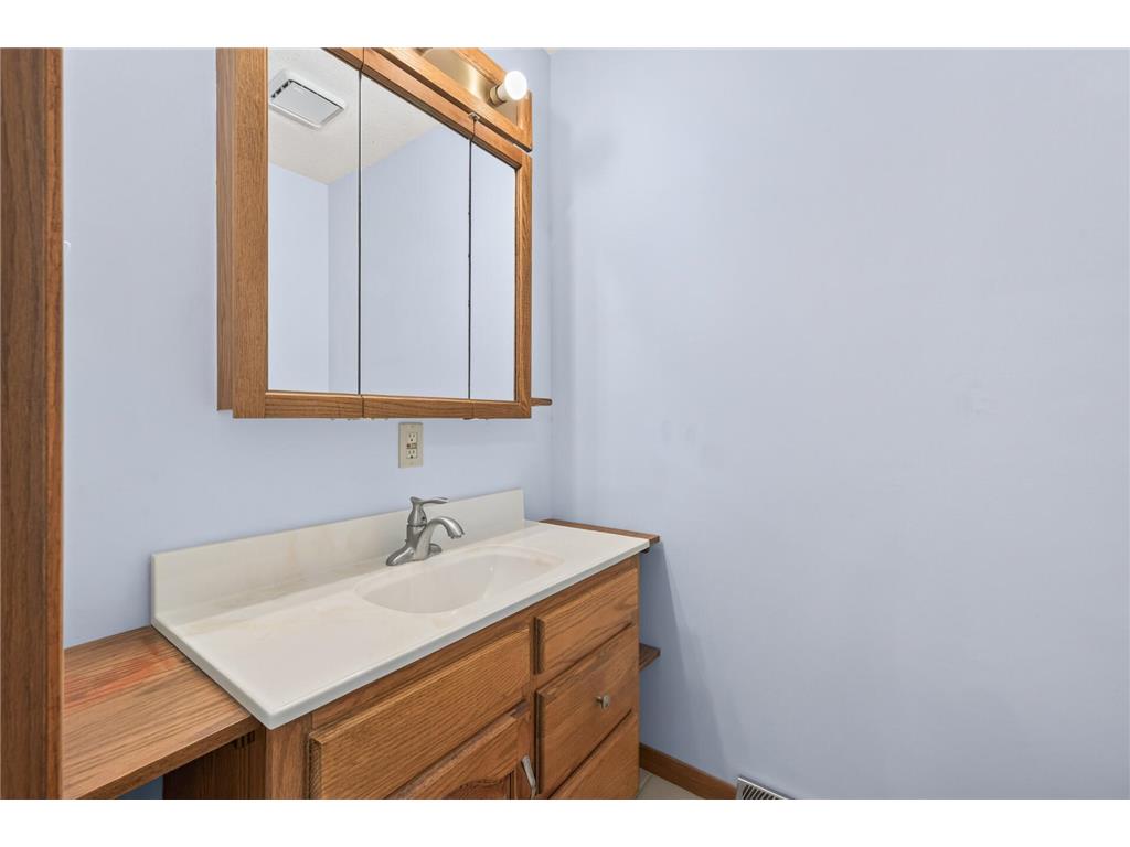 7712 Riverdale Drive N Brooklyn Park MN 55444 7095354 image19