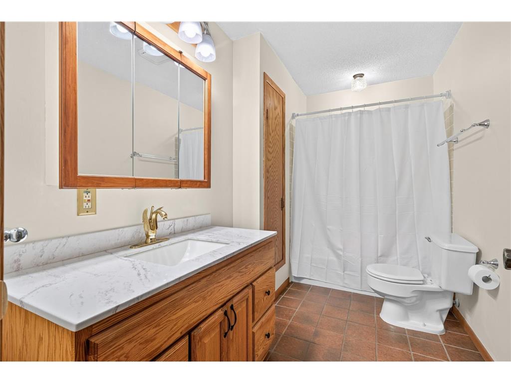 7712 Riverdale Drive N Brooklyn Park MN 55444 7095354 image23