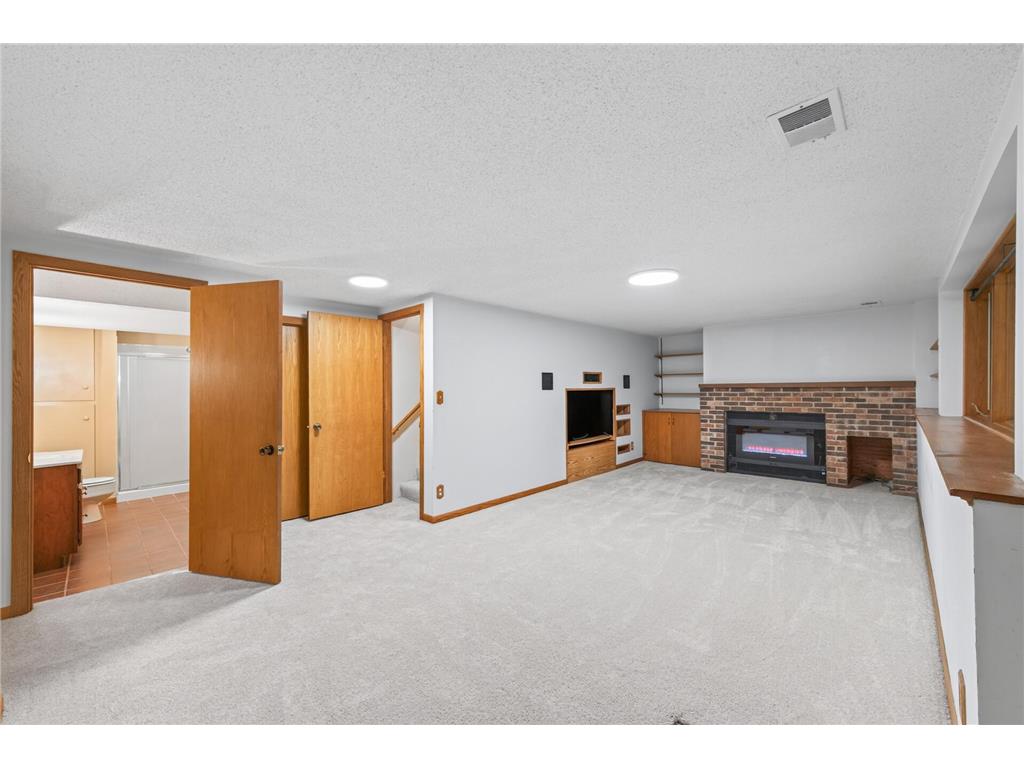 7712 Riverdale Drive N Brooklyn Park MN 55444 7095354 image30
