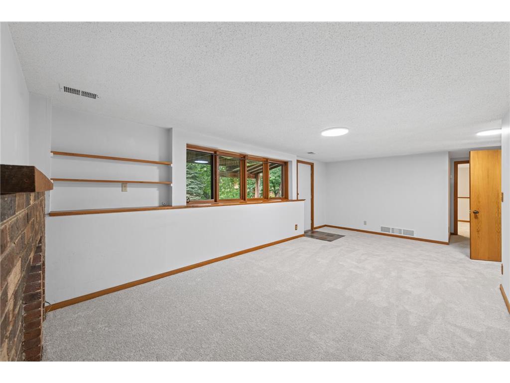 7712 Riverdale Drive N Brooklyn Park MN 55444 7095354 image31