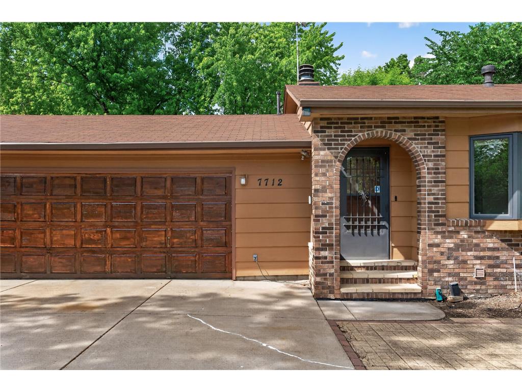 7712 Riverdale Drive N Brooklyn Park MN 55444 7095354 image57