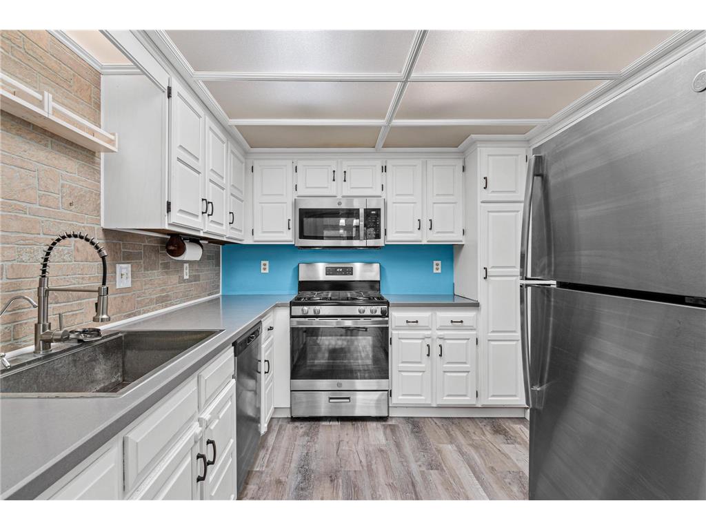 7714 York Lane N Brooklyn Park MN 55443 7023275 image10