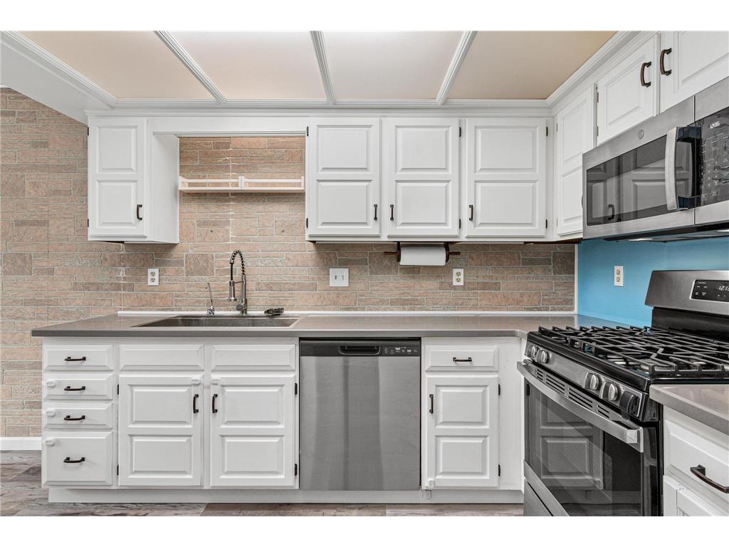 7714 York Lane N Brooklyn Park MN 55443 7023275 image8