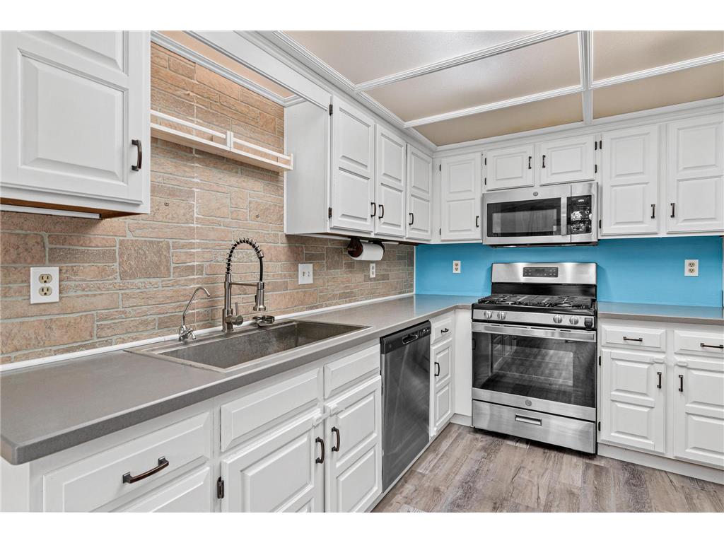 7714 York Lane N Brooklyn Park MN 55443 7023275 image9