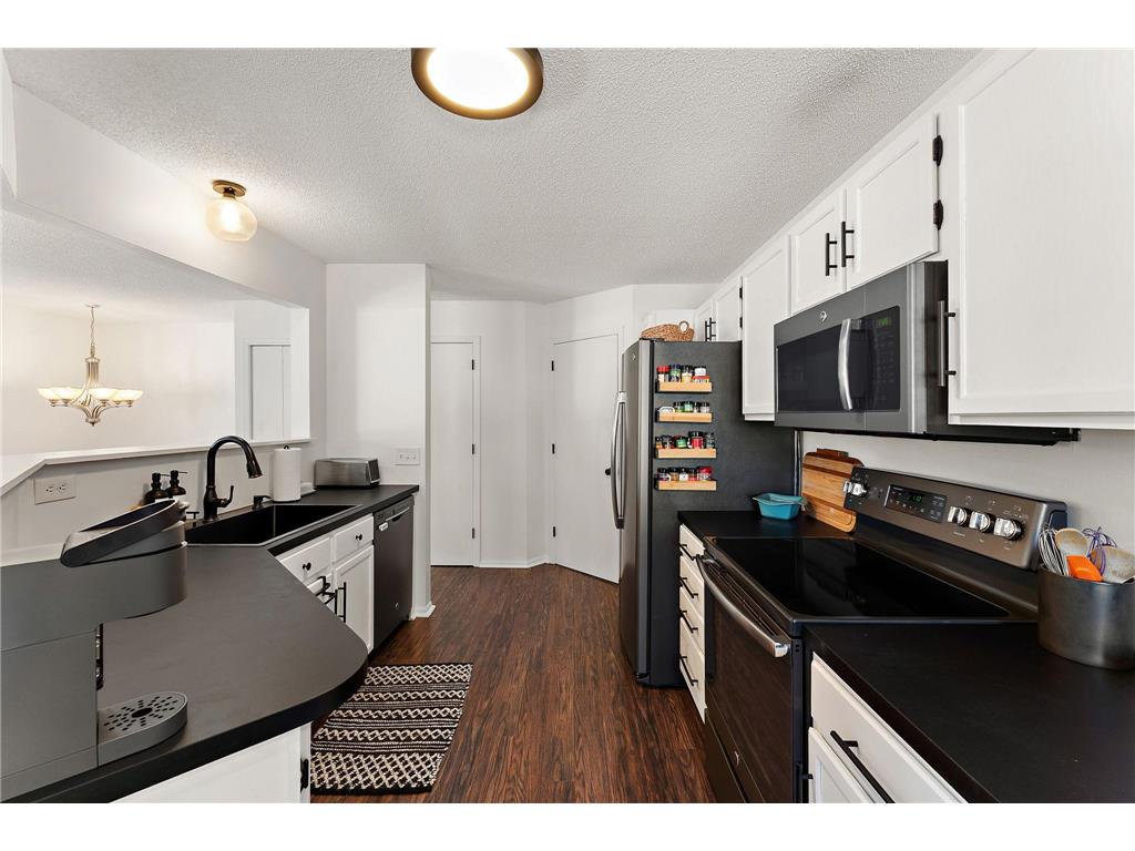 7717 Nicholas Way Chanhassen MN 55317 7034389 image10