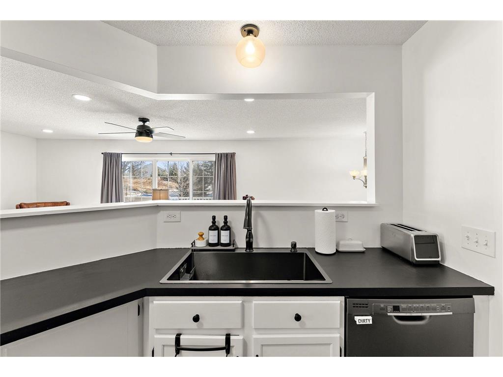 7717 Nicholas Way Chanhassen MN 55317 7034389 image11