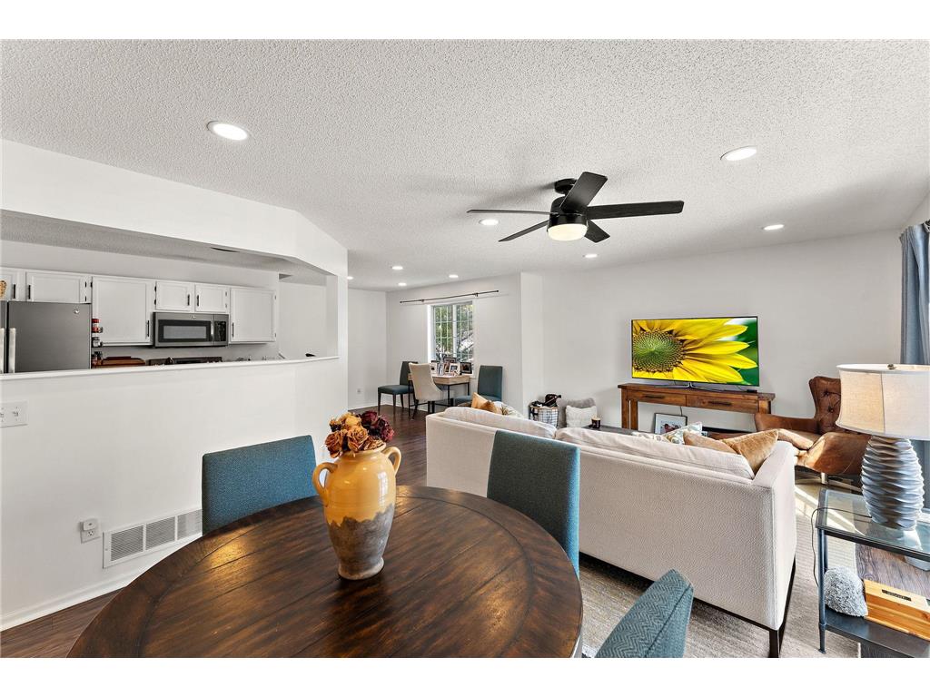 7717 Nicholas Way Chanhassen MN 55317 7034389 image7