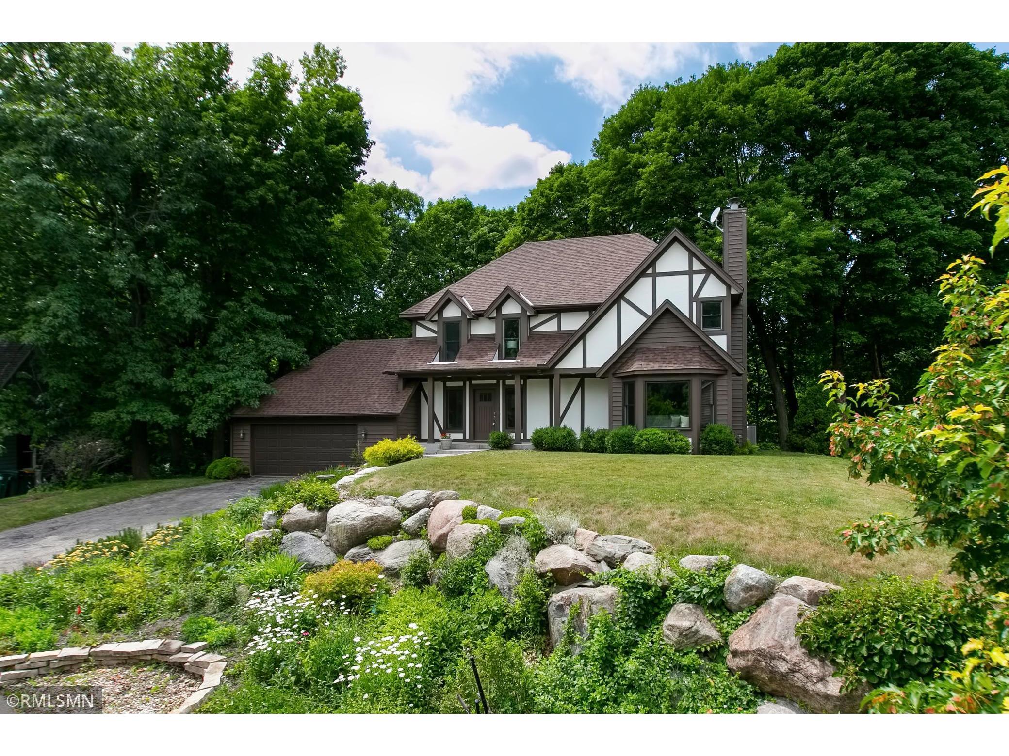 772 Lake Point Drive, Chanhassen, MN 55317 MLS 6022902 Edina Realty