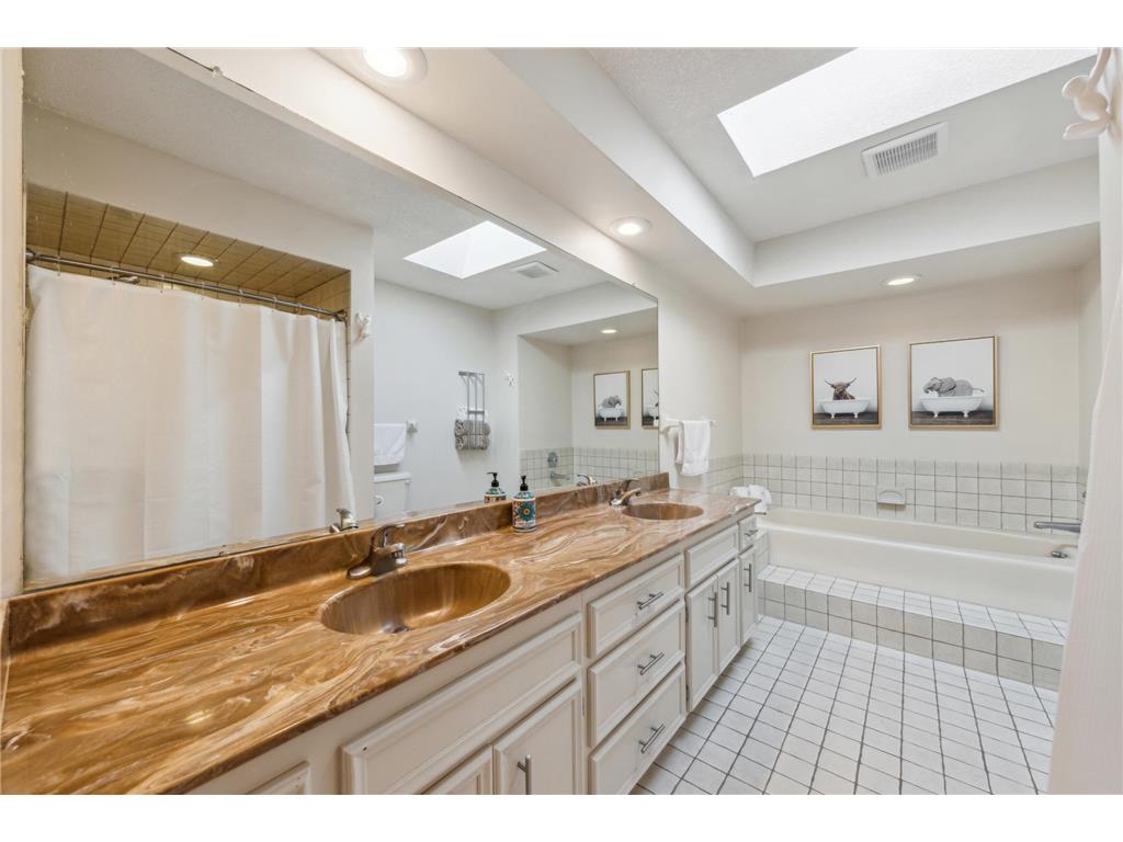 7720 Shaughnessy Road Edina MN 55439 6801317 image18