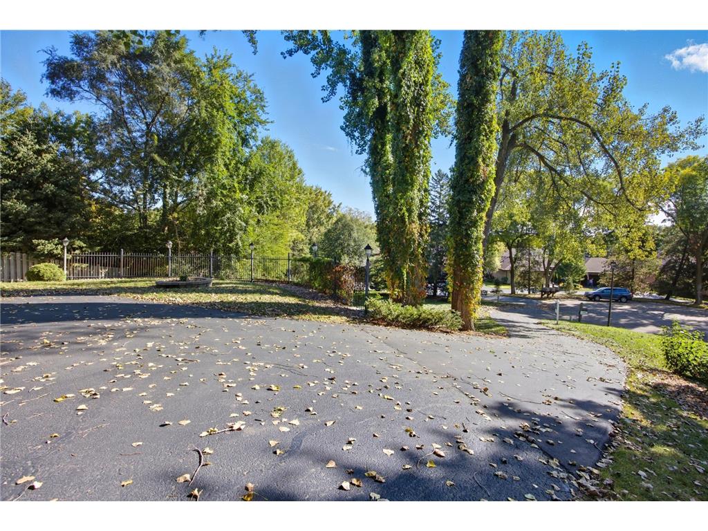 7720 Shaughnessy Road Edina MN 55439 7027960 image37