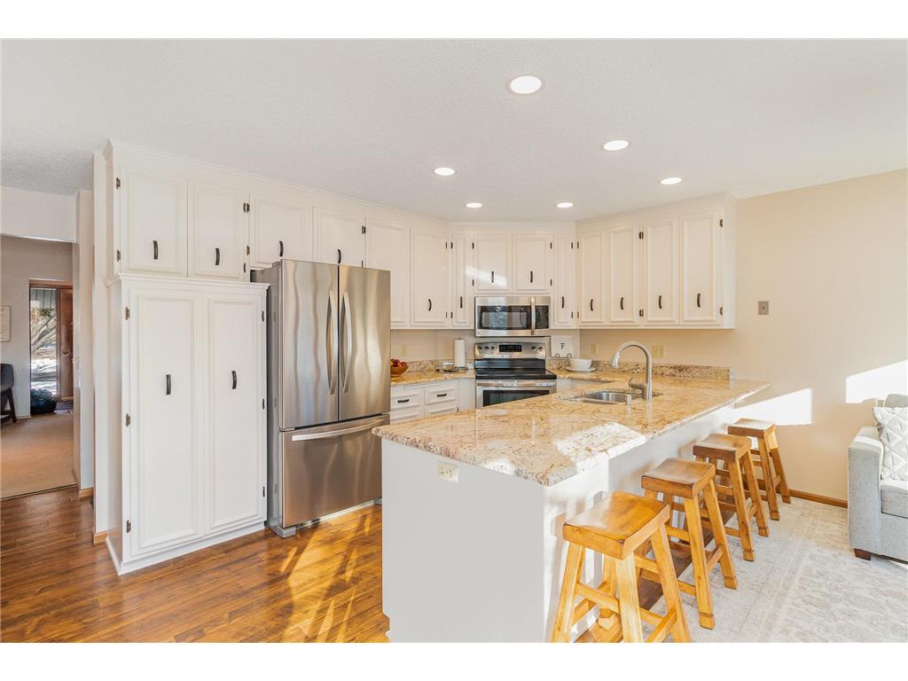 7723 Frontier Trail, Chanhassen, MN, 55317 MLS 6493421 Edina Realty