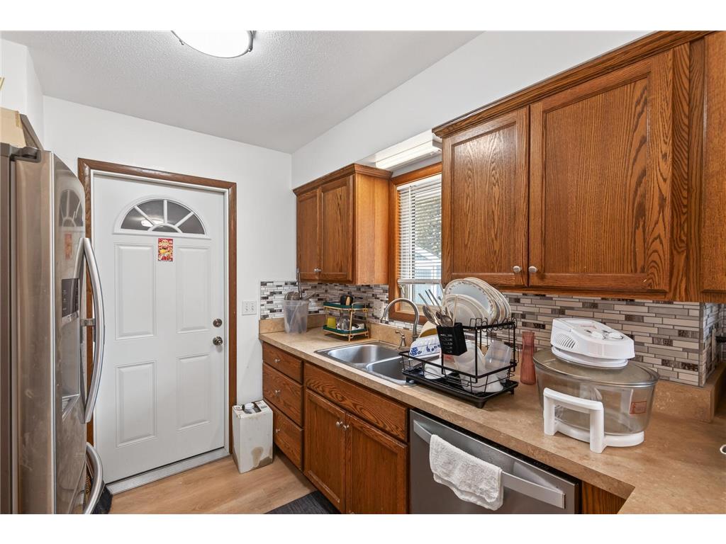 7724 Arlington Avenue N Brooklyn Park MN 55443 7036256 image10
