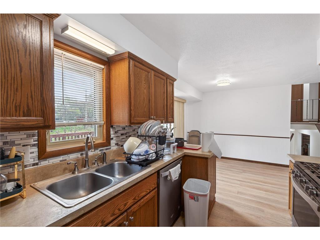 7724 Arlington Avenue N Brooklyn Park MN 55443 7036256 image11