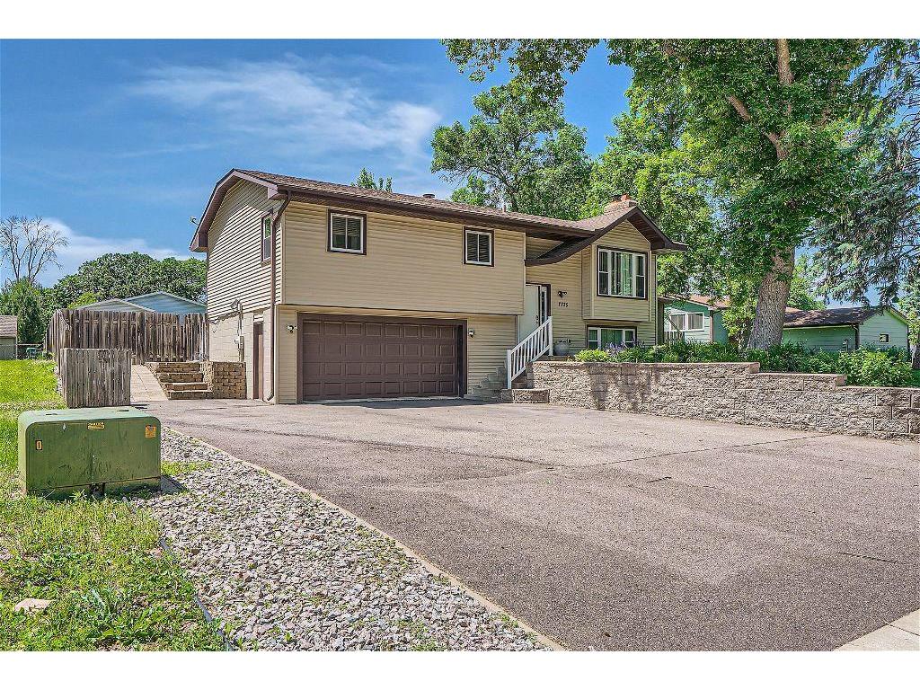 7725 Chowen Avenue N Brooklyn Park MN 55443 6550075 image1