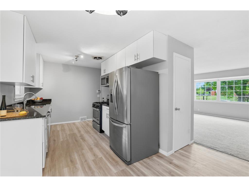 7725 W 22nd Street Saint Louis Park MN 55426 7022776 image6