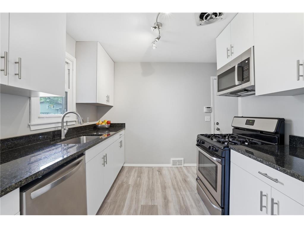 7725 W 22nd Street Saint Louis Park MN 55426 7022776 image7