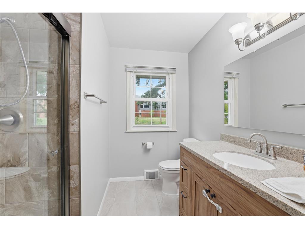 7725 W 22nd Street Saint Louis Park MN 55426 7022776 image9