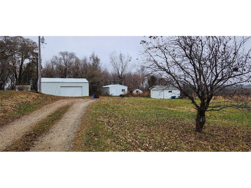 77348 325th Street Ellendale MN 56026 6820321 image2