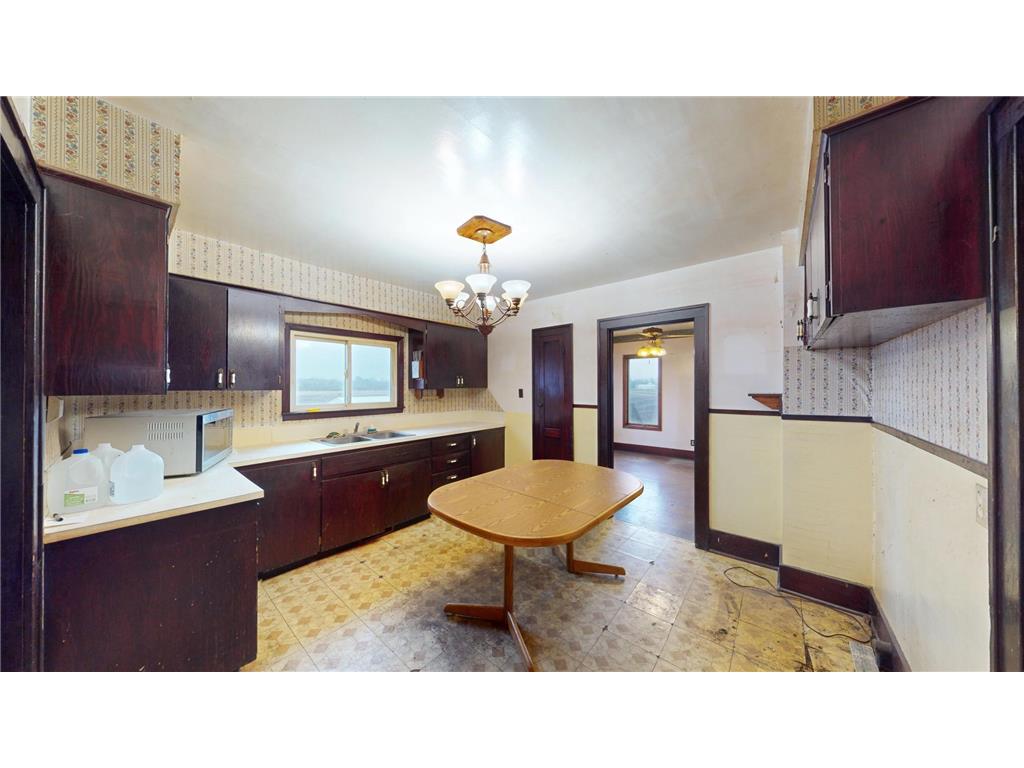 77348 325th Street Ellendale MN 56026 6820321 image3