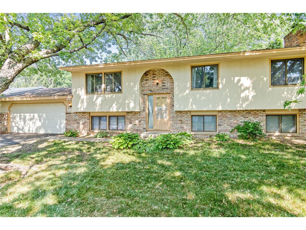 7740 Chowen Avenue N Brooklyn Park MN 55443 6369323 image1