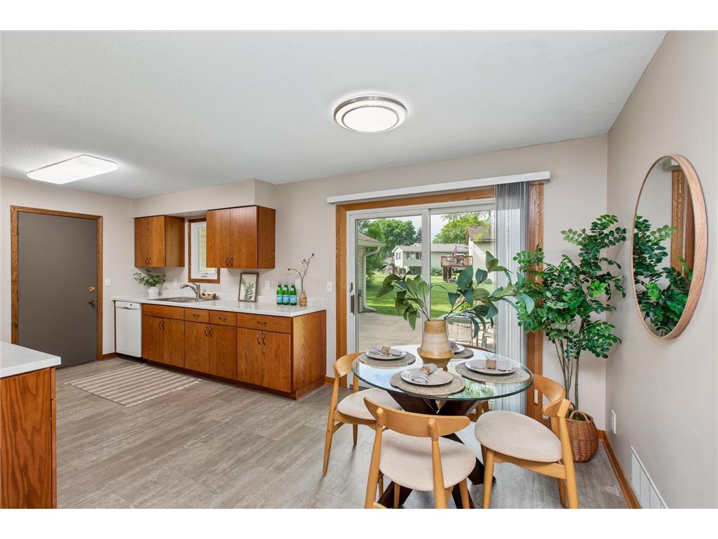7743 Countryside Drive Bloomington MN 55438 7098912 image4