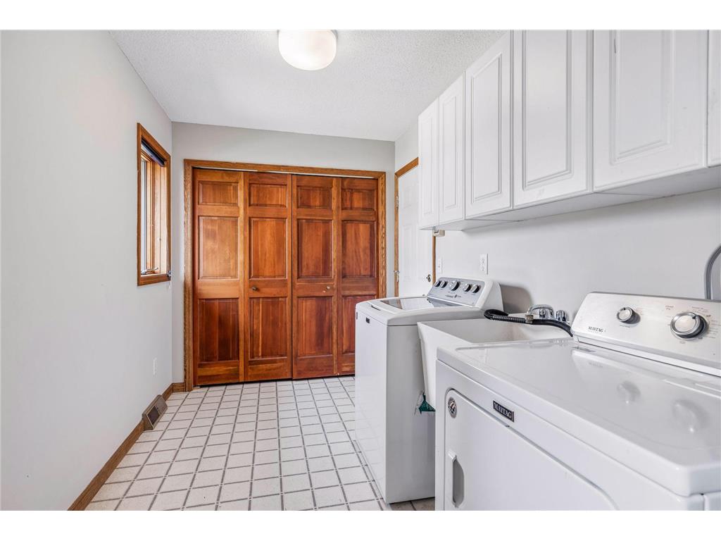 7748 W 99th Street Bloomington MN 55438 7050086 image26