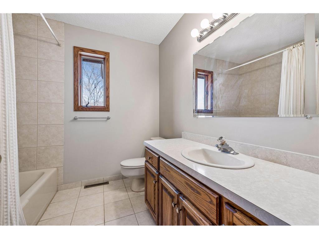 7748 W 99th Street Bloomington MN 55438 7050086 image39