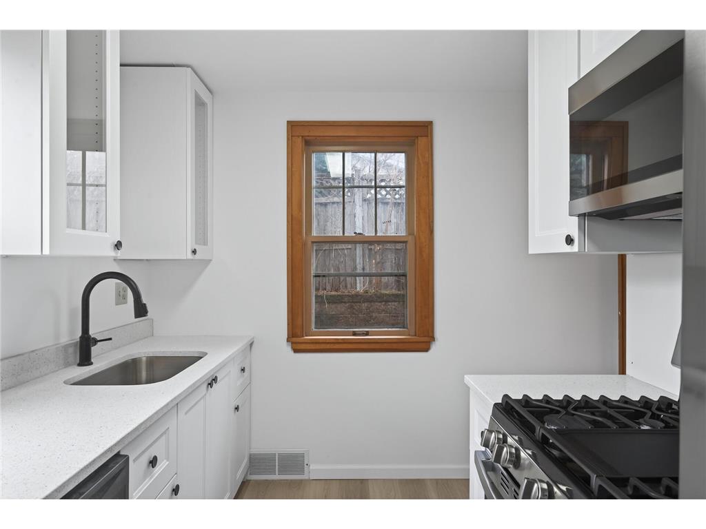 776 Wheeler Street N Saint Paul MN 55104 7045839 image21