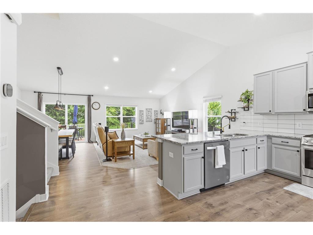 7765 205th Street W Lakeville MN 55044 7092331 image3