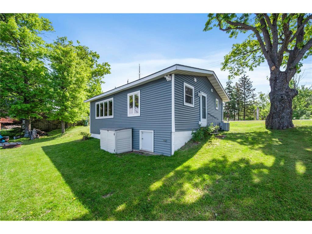 777 US Highway 63 Clayton WI 54004 - Magnor Lake 7085126 image4