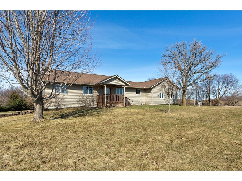 77728 325th Street Ellendale MN 56026 7036475 image1